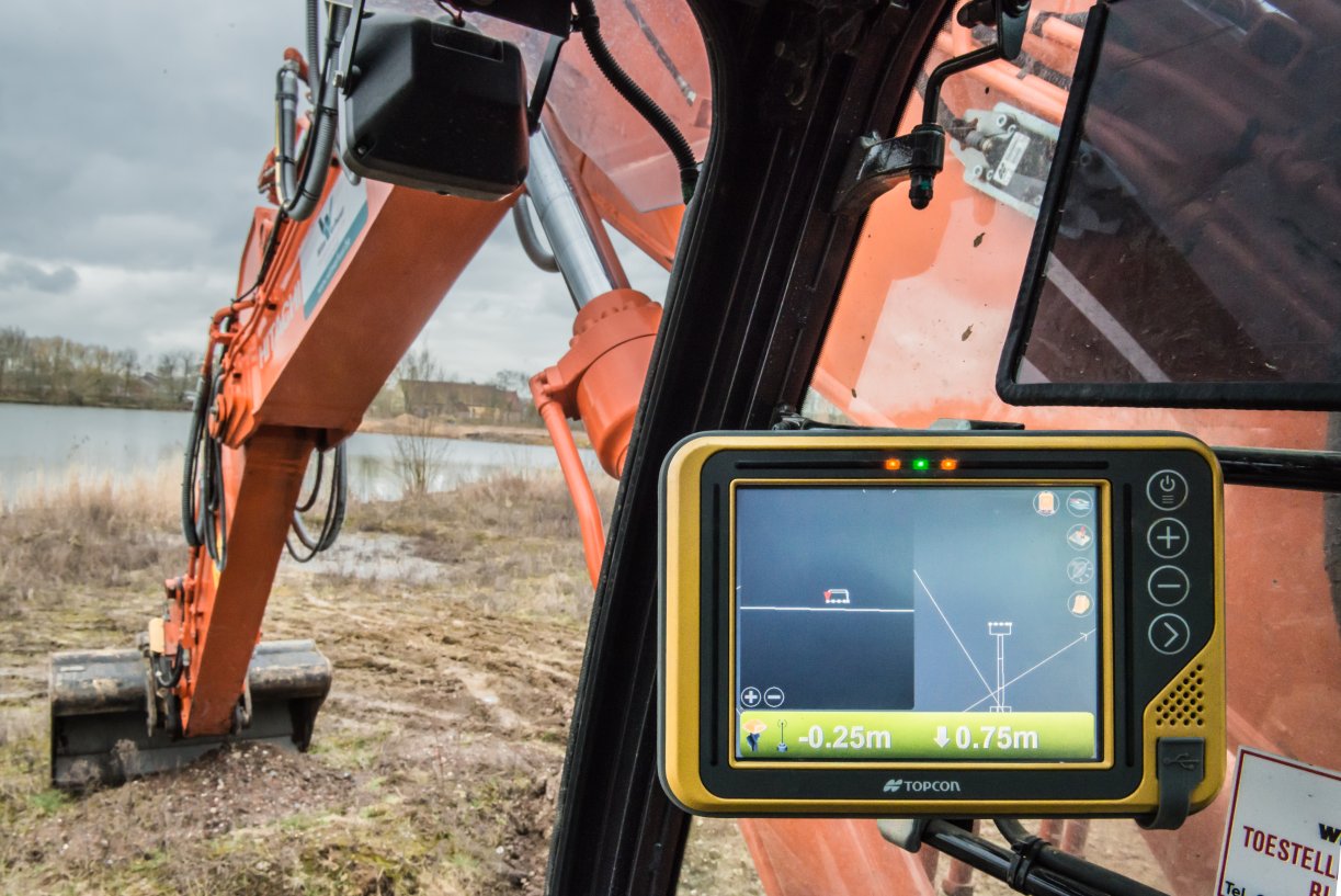 Topcon folder   Luyckx Hitachi   Wimverhuur 12