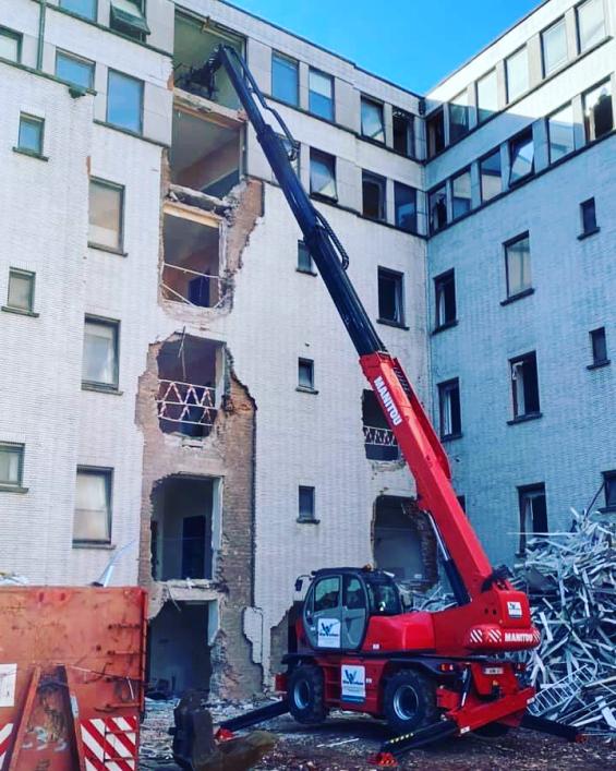 1B0AA0FF 7CBE 444A A121 F82196A0C959